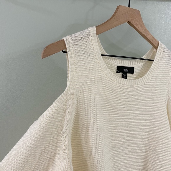 Mossimo Cold Shoulder Sweater Size XL - Picture 6 of 8
